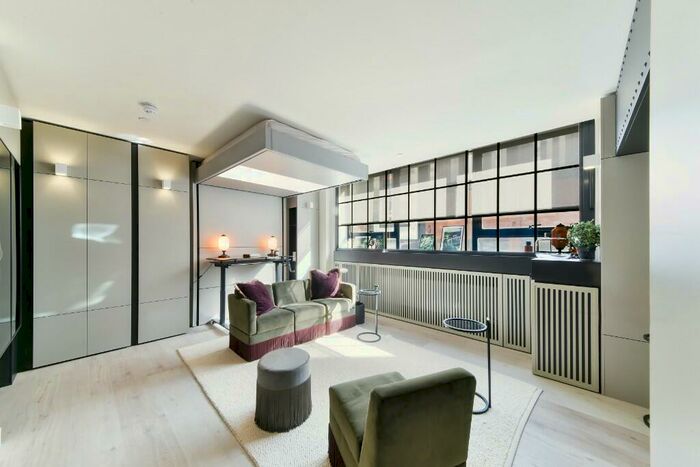 3 Bedroom Town House To Rent In St. Giles Park, LL11