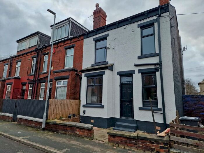2 Bedroom End Of Terrace House To Rent In Brooklyn Street, Leeds, LS12
