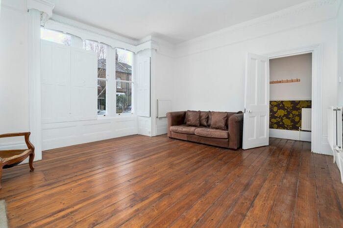 1 Bedroom Flat To Rent In Finsbury Park Road, London, N4