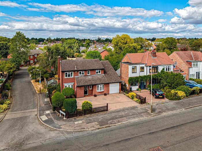 4 Bedroom Detached House For Sale In Shanklin Drive, Leicester, LE2