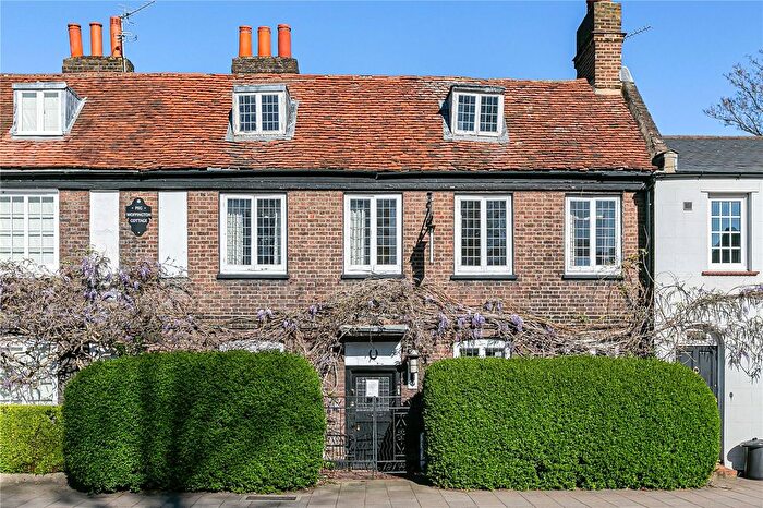 4 Bedroom Terraced House For Sale In High Street, Teddington, TW11