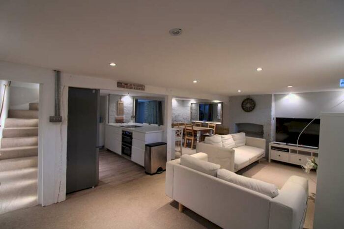 2 Bedroom Flat To Rent In Sandgate High Street, Sandgate, CT20