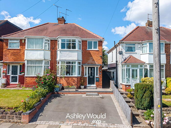 3 Bedroom Semi-Detached House For Sale In Higgins Lane, Quinton, Birmingham, B32