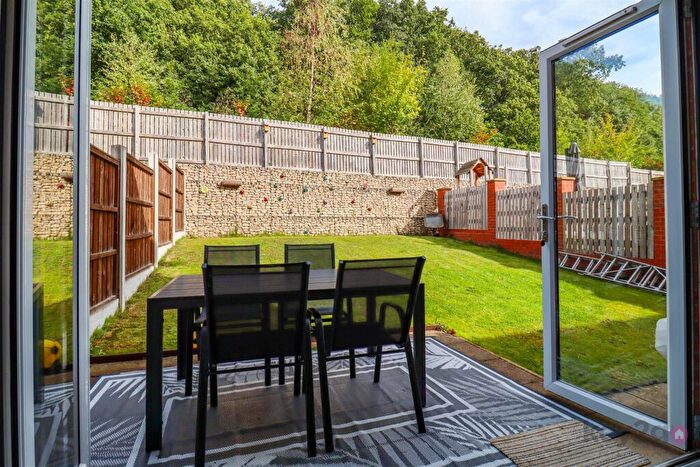 2 Bedroom Semi-Detached House For Sale In Hastings Grange, Sheffield, S7