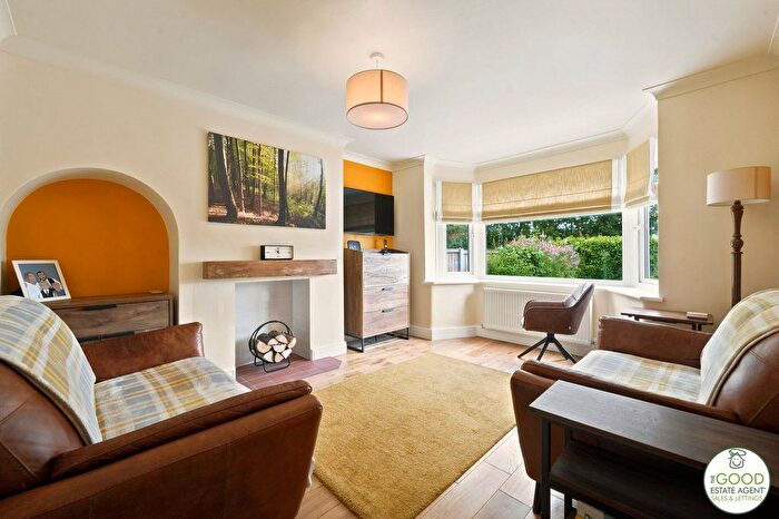 3 Bedroom Semi-Detached House For Sale In Bolshaw Road, Heald Green, Cheadle, SK8