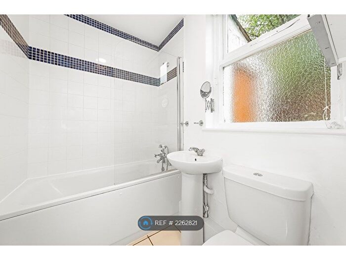 1 Bedroom Flat To Rent In Gipsy Road, London, SE27