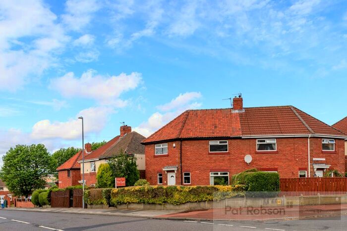2 Bedroom House To Rent In Field House Road, Gateshead, NE8