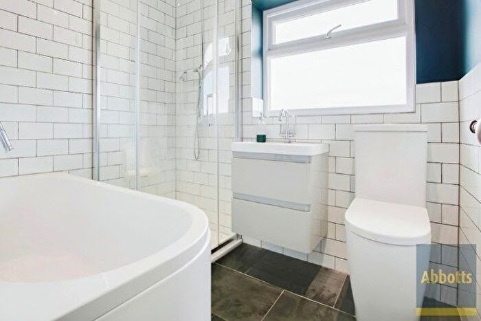 3 Bedroom Property To Rent In Ingaway, Basildon, SS16