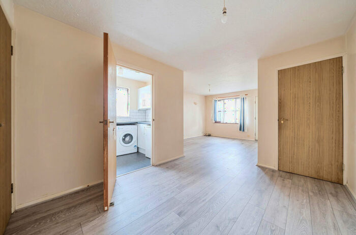 1 Bedroom Apartment To Rent In Humber Road, Dartford, DA1