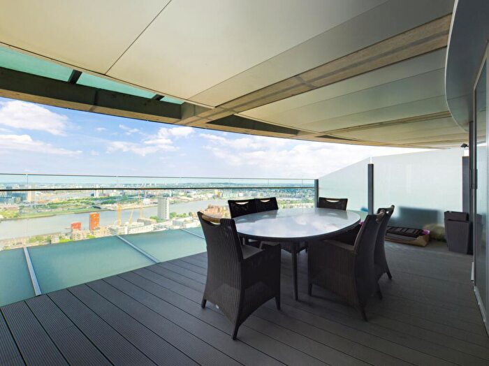 2 Bedroom Flat To Rent In Arena Tower, Crossharbour Plaza, E14