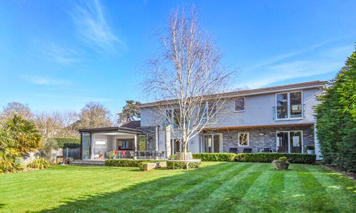 6 Bedroom Detached House For Sale In Roundwood Avenue, Hutton Mount, Brentwood, CM13