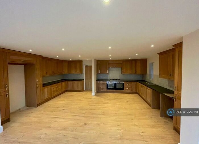 4 Bedroom Detached House To Rent In Lodge Road, Locks Heath, Southampton, SO31