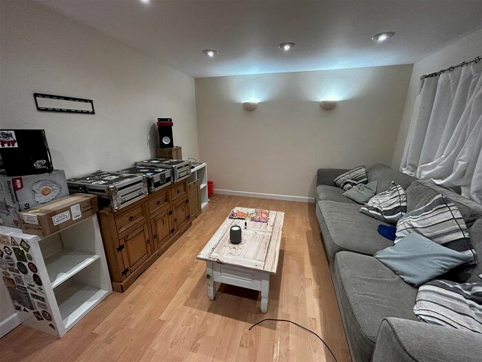 2 Bedroom Property To Rent In Bradstocks Way, Sutton Courtenay, Abingdon, OX14