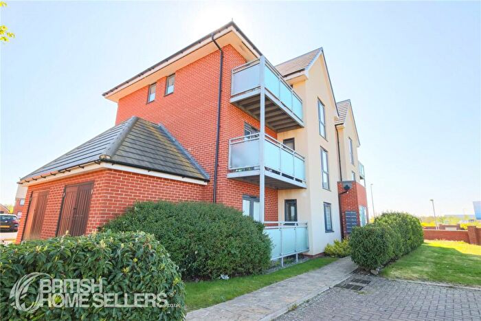 2 Bedroom Apartment For Sale In Fullers Ground, Eagle Farm South, Milton Keynes, Buckinghamshire, MK17