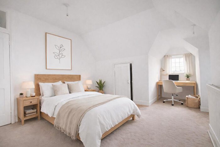 1 Bedroom Flat To Rent In Lyndhurst Gardens, Belsize Park, NW3