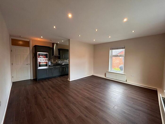 2 Bedroom Flat To Rent In Leigh Road, Worsley, M28