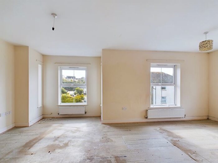 2 Bedroom Flat For Sale In Goodern Drive, Truro, TR1