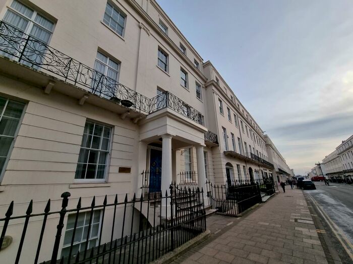 2 Bedroom Apartment To Rent In William House, Parade, Leamington Spa, CV32