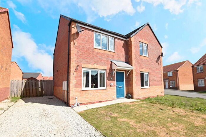 2 Bedroom Semi-Detached House For Sale In Allotment Way, Grimsby, DN31