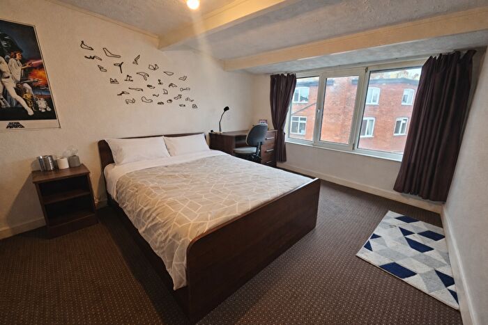 5 Bedroom House To Rent In Manor Drive, Leeds, LS6