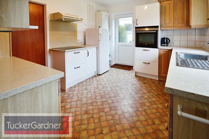 2 Bedroom Detached Bungalow To Rent In St. Andrews Close, Cambridge, CB22