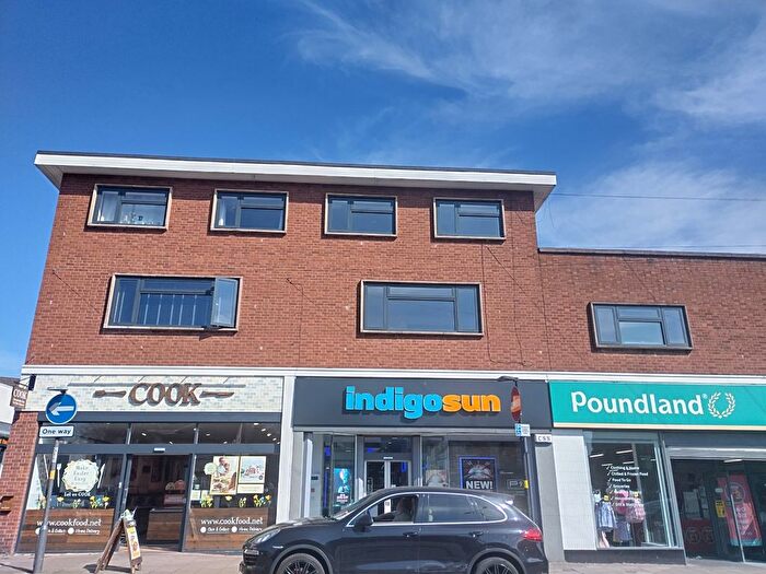 3 Bedroom Flat To Rent In Lichfield Road, Four Oaks, Sutton Coldfield, B74