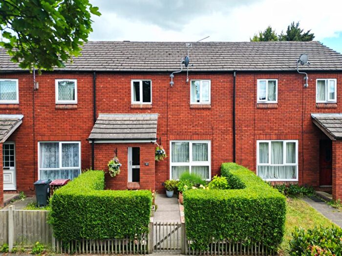 3 Bedroom Town House For Sale In Avon Place, Reading, Berkshire, RG1