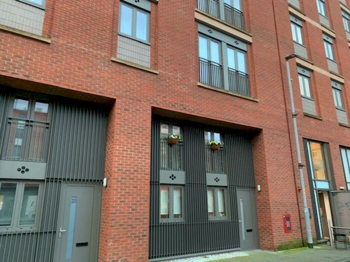 2 Bedroom Town House To Rent In Hood Street, One Cutting Room Square, M4