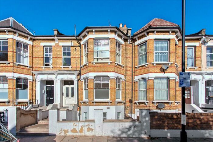 4 Bedroom Apartment To Rent In Thistlewaite Road, London, E5