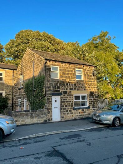 2 Bedroom Cottage To Rent In Featherbank Lane, Leeds, West Yorkshire, LS18