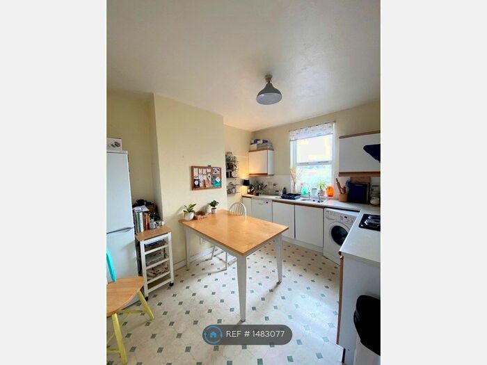 2 Bedroom Flat To Rent In Prospect Street, Caversham, Reading, RG4