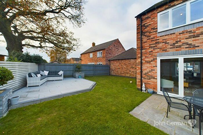 5 Bedroom Detached House For Sale In Knightswood Close, Rosliston, DE12