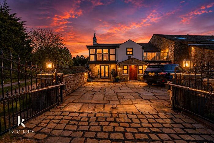 4 Bedroom Semi-Detached House For Sale In Tong Lane, Bacup, OL13