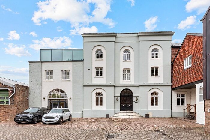 2 Bedroom Flat For Sale In The Old Brewery, Thomas Street, Lewes, East Sussex, BN7