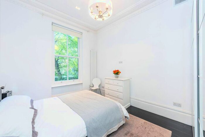 2 Bedroom Maisonette To Rent In Finborough Road, Earls Court, London, SW10