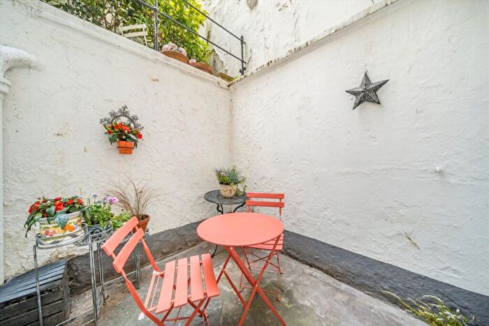 1 Bedroom Flat To Rent In Cheyne Walk, Chelsea, SW10