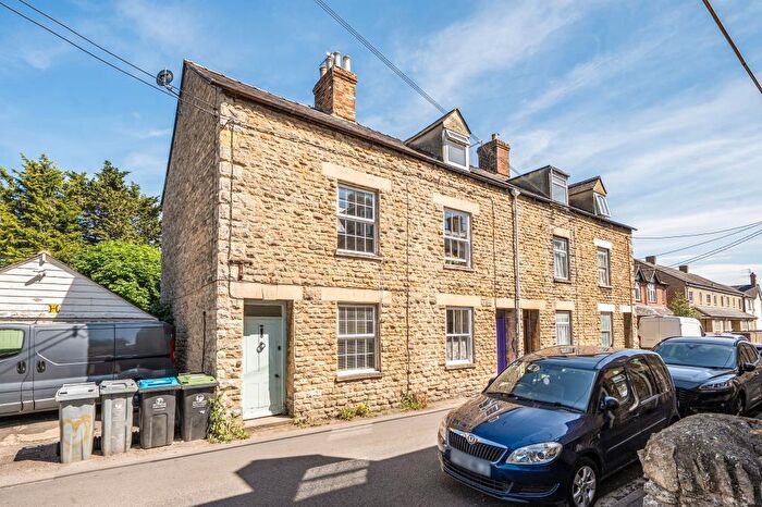 3 Bedroom Cottage For Sale In Witney, Oxfordshire, OX28