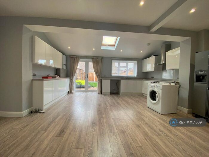 4 Bedroom Terraced House To Rent In Rosedale Road, Dagenham, RM9