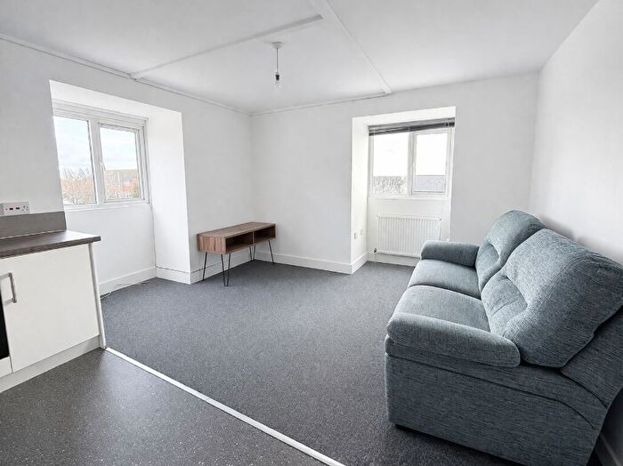 2 Bedroom Flat To Rent In Havant Road, Portsmouth, PO6