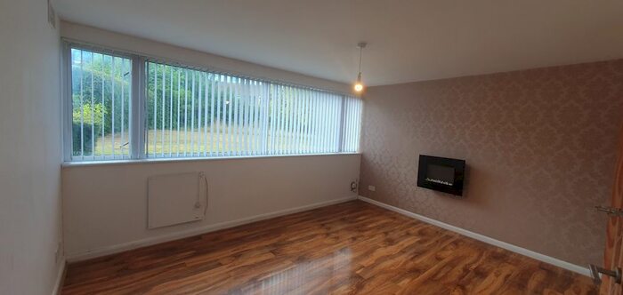 2 Bedroom Flat To Rent In Balmoral Close, Coventry, CV2