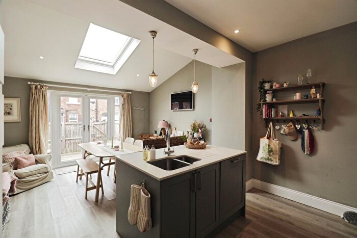 3 Bedroom Terraced House For Sale In Mayfield Grove, Harrogate, HG1