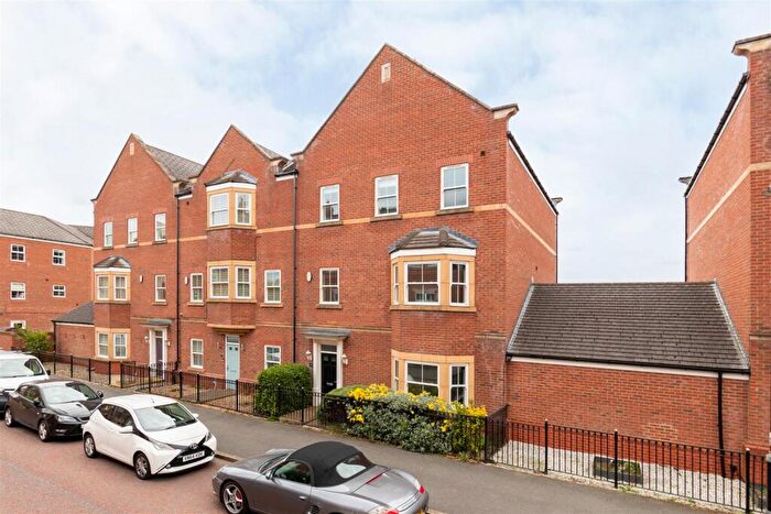 4 Bedroom Terraced House For Sale In Featherstone Grove, Gosforth, NE3