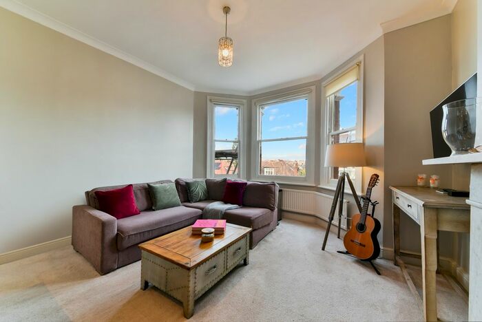 2 Bedroom Flat To Rent In St. Quintin Avenue, London, W10