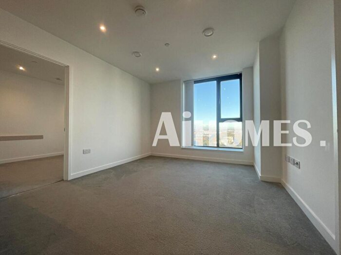 2 Bedroom Apartment For Sale In Tw Wharf End, M17