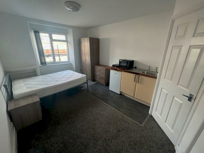 Studio To Rent In Radford Road, Plymouth, PL1