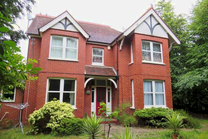 1 Bedroom Flat To Rent In London Road, East Grinstead, RH19