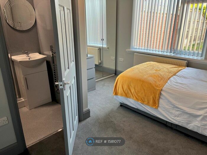 6 Bedroom Semi-Detached House To Rent In Hill Crescent, Sutton-In-Ashfield, NG17