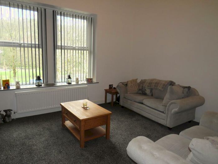 3 Bedroom Terraced House To Rent In Burnley Road, Luddendenfoot, Halifax, HX2