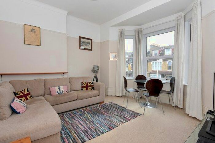 1 Bedroom Flat To Rent In Clarendon Road, London, E18