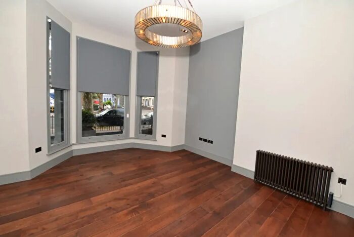 2 Bedroom Flat To Rent In Sutherland Avenue, London, W9